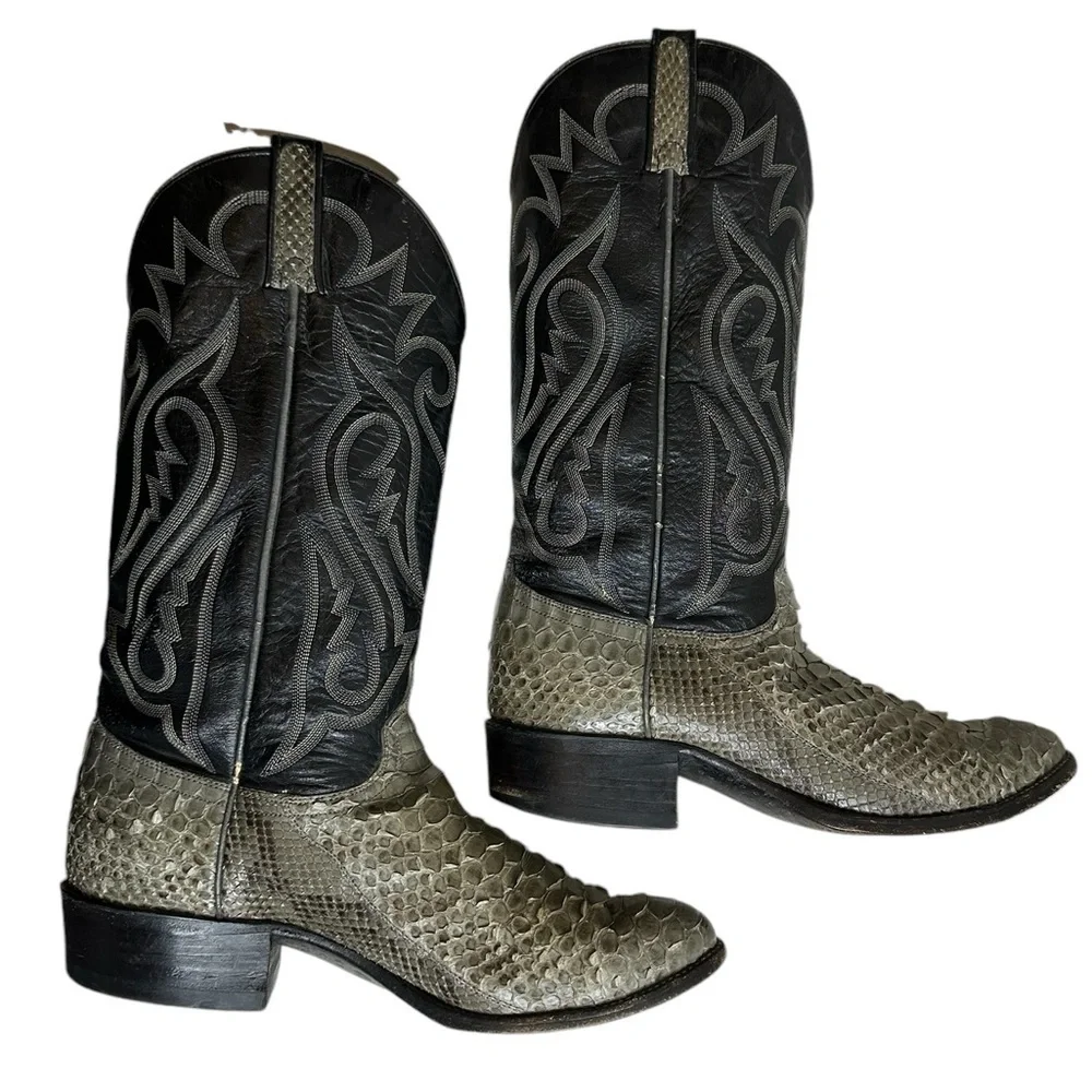 J Chisholm chisholm snakeskin